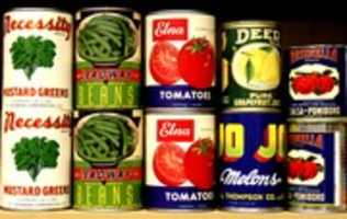 Scarica gratuitamente la foto o l'immagine gratuita di Canned Food on a Shelf da modificare con l'editor di immagini online GIMP