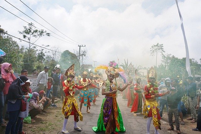 Descarga gratuita Carnival Culture Parade: foto o imagen gratuita para editar con el editor de imágenes en línea GIMP