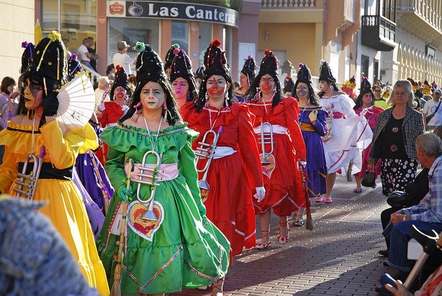 Muat turun percuma Carnival People Women - foto atau gambar percuma untuk diedit dengan editor imej dalam talian GIMP