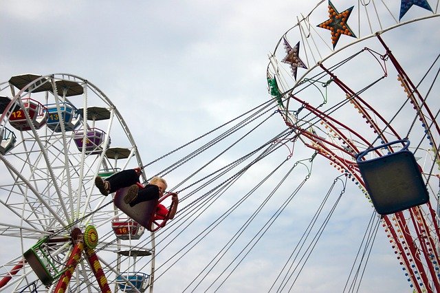 Gratis download Carousel Amusement Park - gratis gratis foto of afbeelding om te bewerken met GIMP online afbeeldingseditor