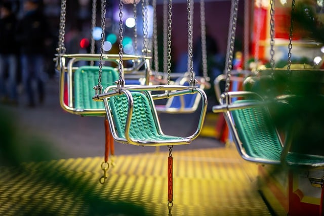 Free download carousel chain chain carousel ride free picture to be edited with GIMP free online image editor