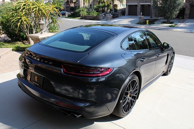 قم بتنزيل قالب صور مجاني من Car Porsche Panamera ليتم تحريره باستخدام محرر الصور عبر الإنترنت GIMP