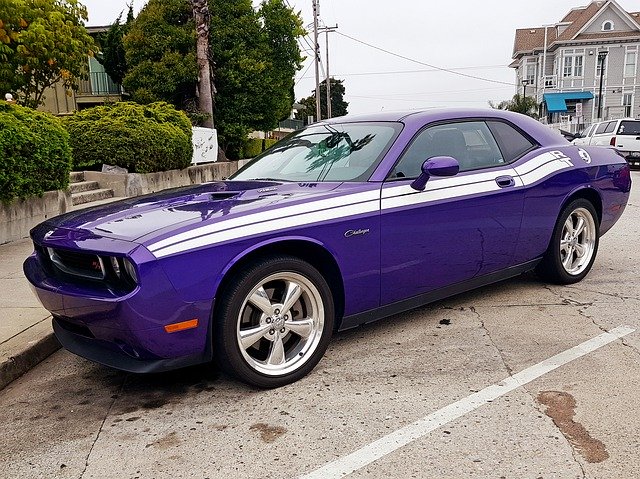 Безкоштовно завантажте автомобіль Purple Vehicle - безкоштовне фото або зображення для редагування за допомогою онлайн-редактора зображень GIMP