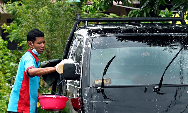 Free download car washing worker man car wash free picture to be edited with GIMP free online image editor