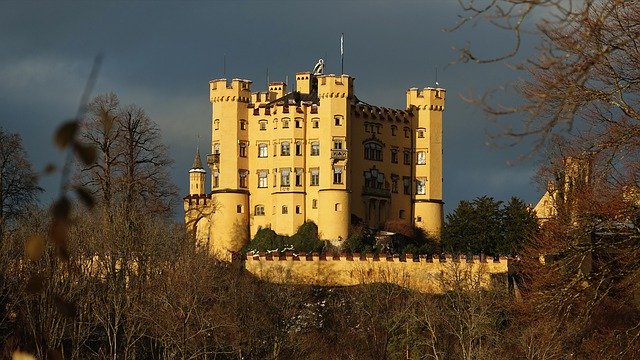 Atmósfera del castillo de la foto de la plantilla - para OffiDocs