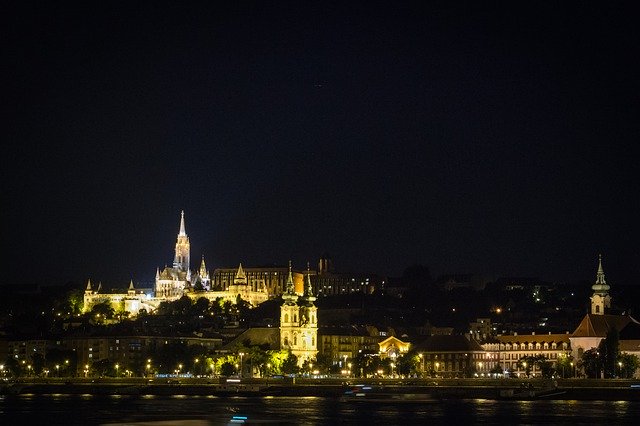 تنزيل مجاني Castle Budapest Hungary - صورة مجانية أو صورة ليتم تحريرها باستخدام محرر الصور عبر الإنترنت GIMP