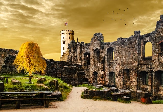 Download grátis do castelo, pátio, ruínas, árvore, torre, imagem gratuita para ser editada com o editor de imagens on-line gratuito do GIMP