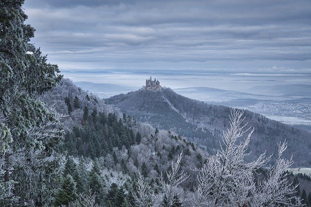 Безкоштовно завантажити замок середньовіччя туман сніг мороз безкоштовне зображення для редагування за допомогою безкоштовного онлайн-редактора зображень GIMP