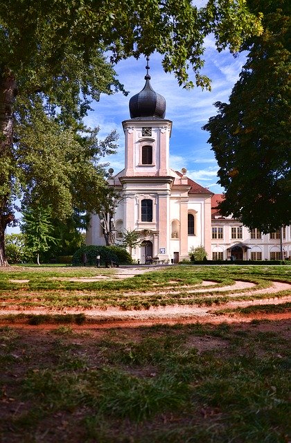 Descărcare gratuită Castle New Garden - fotografie sau imagine gratuită pentru a fi editată cu editorul de imagini online GIMP