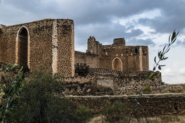 Téléchargement gratuit du château des templiers de Montalban - photo ou image gratuite à éditer avec l'éditeur d'images en ligne GIMP