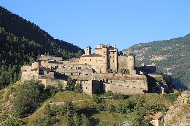 Gratis download Castle Queyras Ramparts - gratis foto of afbeelding om te bewerken met GIMP online afbeeldingseditor