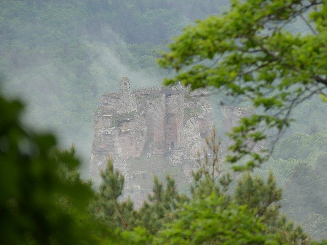 Download gratuito Castle Ruin Fortress - foto o immagine gratuita da modificare con l'editor di immagini online di GIMP