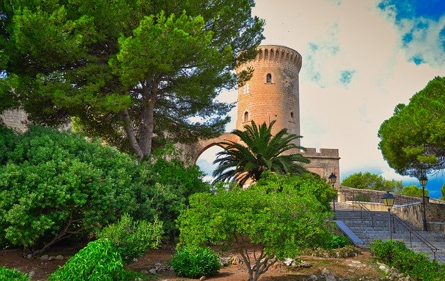 Muat turun percuma Castle Spain Architecture - foto atau gambar percuma untuk diedit dengan editor imej dalam talian GIMP