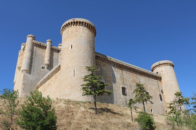 Kostenloser Download Schloss Torrelobatón Valladolid - kostenloses Foto oder Bild zur Bearbeitung mit GIMP Online-Bildbearbeitung