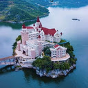 Castle wallpaper in the middle of the lake  screen for extension Chrome web store in OffiDocs Chromium