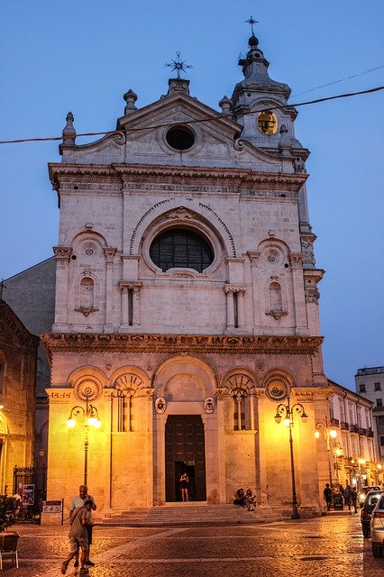 ດາວ​ໂຫຼດ​ຟຣີ Cathedral Architecture Facade - ຮູບ​ພາບ​ຟຣີ​ຫຼື​ຮູບ​ພາບ​ທີ່​ຈະ​ໄດ້​ຮັບ​ການ​ແກ້​ໄຂ​ກັບ GIMP ອອນ​ໄລ​ນ​໌​ບັນ​ນາ​ທິ​ການ​ຮູບ​ພາບ