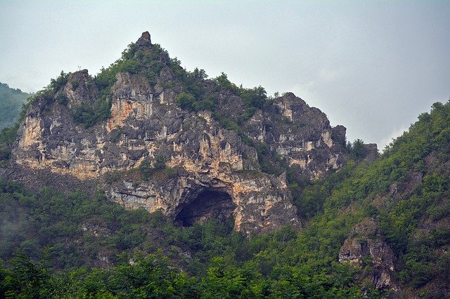 Ücretsiz indir Cave Rock Forest - GIMP çevrimiçi resim düzenleyiciyle düzenlenecek ücretsiz fotoğraf veya resim