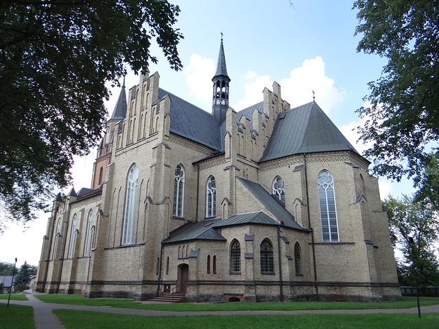 Gratis download cbs Lacki kerkarchitectuur gratis foto om te bewerken met GIMP gratis online afbeeldingseditor