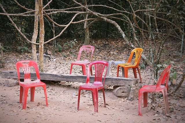 Download grátis Chairs Abandoned Plastic - foto grátis ou imagem para ser editada com o editor de imagens online GIMP