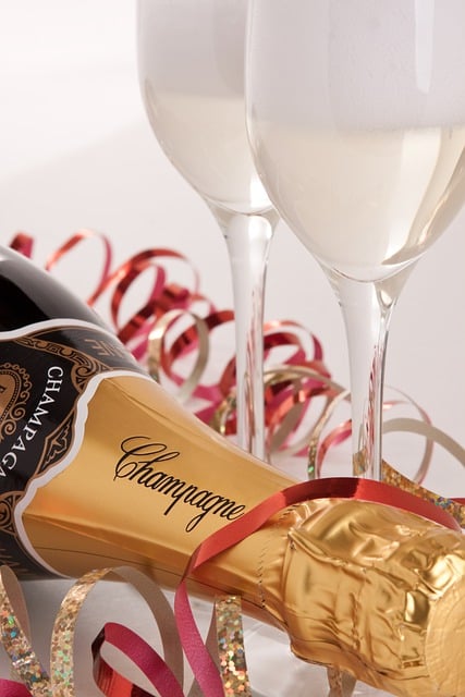 Bezpłatne pobieranie szampańskiego przyjęcia świątecznego nowego roku darmowe zdjęcie do edycji za pomocą bezpłatnego edytora obrazów online GIMP