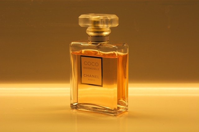 Garrafa de perfume Chanel para download grátis - foto ou imagem grátis para ser editada com o editor de imagens online GIMP
