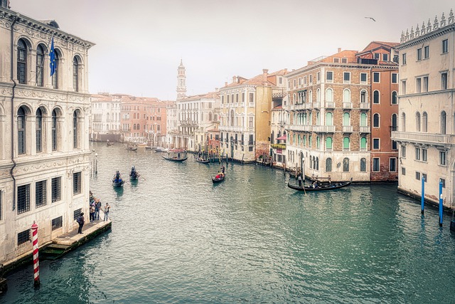 Free download channel water gondola shipping free picture to be edited with GIMP free online image editor