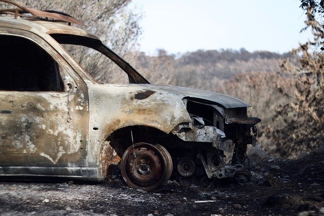 免费下载 Chaos Burned Car Burn - 可使用 GIMP 在线图像编辑器编辑的免费照片或图片