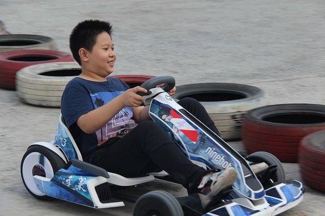 무료 다운로드 Child Kart Happy - 무료 사진 또는 김프 온라인 이미지 편집기로 편집할 수 있는 사진