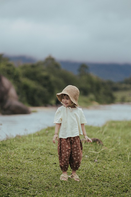 ดาวน์โหลดฟรี เด็ก แม่น้ำ กลางแจ้ง หญ้า ทารก รูปภาพฟรีที่จะแก้ไขด้วย GIMP โปรแกรมแก้ไขรูปภาพออนไลน์ฟรี