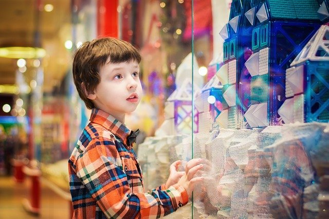 Free download child shop shopping center holiday free picture to be edited with GIMP free online image editor