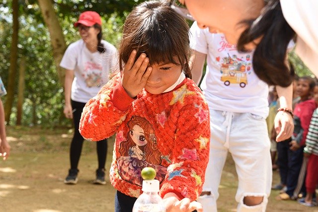 ดาวน์โหลดฟรี Child Small Children High - ภาพถ่ายหรือรูปภาพฟรีที่จะแก้ไขด้วยโปรแกรมแก้ไขรูปภาพออนไลน์ GIMP