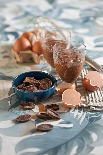 Scarica gratis l'immagine gratuita del dessert in schiuma di uova di cioccolato da modificare con l'editor di immagini online gratuito GIMP