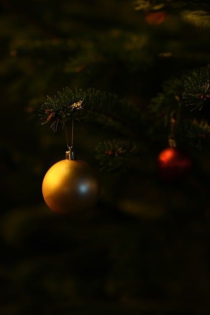 Free download christmas balls golden advent season free picture to be edited with GIMP free online image editor