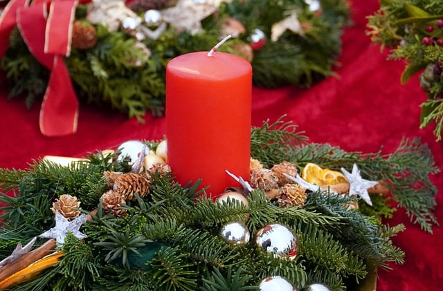 دانلود رایگان عکس شاخه های صنوبر شمع کریسمس برای ویرایش با ویرایشگر تصویر آنلاین رایگان GIMP