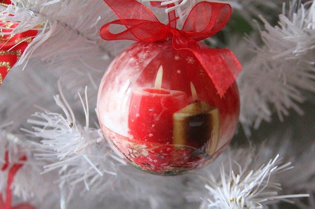 Muat turun percuma Christmas Decorations Ball - foto atau gambar percuma untuk diedit dengan editor imej dalam talian GIMP