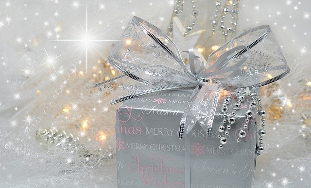 Free download christmas gift vacation season free picture to be edited with GIMP free online image editor