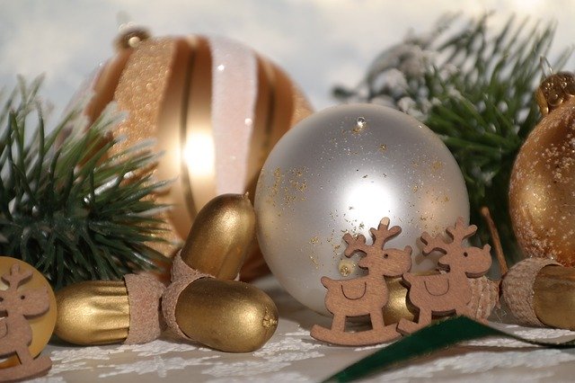 Téléchargement gratuit de Boules d'Or de Noël - photo ou image gratuite à modifier avec l'éditeur d'images en ligne GIMP
