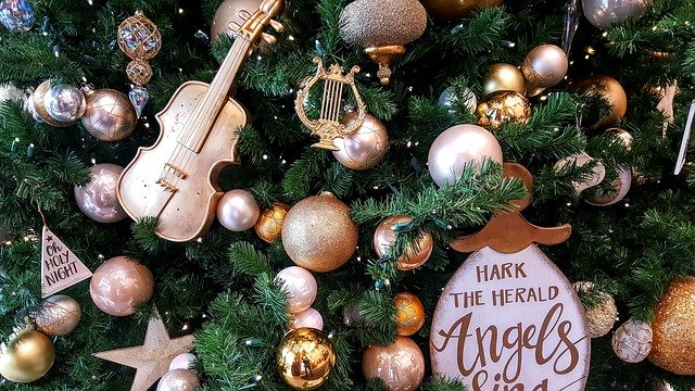 Gratis download Christmas Ornaments Pine - gratis foto of afbeelding om te bewerken met GIMP online afbeeldingseditor