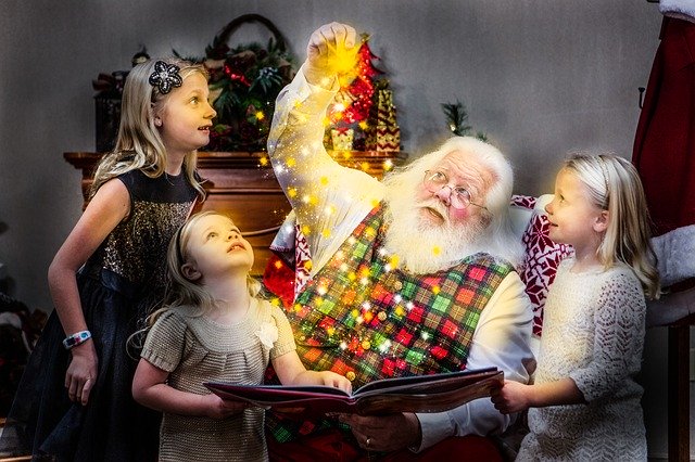 Téléchargement gratuit de Christmas Storybook Santa - photo ou image gratuite à éditer avec l'éditeur d'images en ligne GIMP