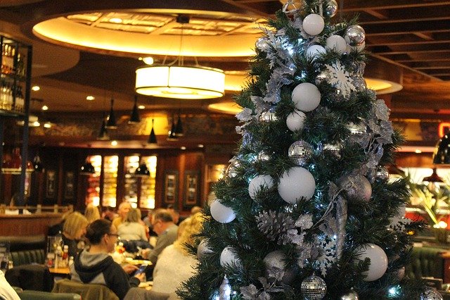 تنزيل مجاني Christmas Tree Balls White - صورة مجانية أو صورة مجانية ليتم تحريرها باستخدام محرر الصور عبر الإنترنت GIMP
