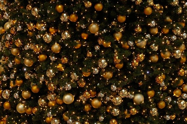Descarga gratuita Christmas Tree Holidays: foto o imagen gratuita para editar con el editor de imágenes en línea GIMP