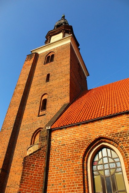 Bezpłatne pobieranie Church Catholicism Tower - bezpłatne zdjęcie lub obraz do edycji za pomocą internetowego edytora obrazów GIMP