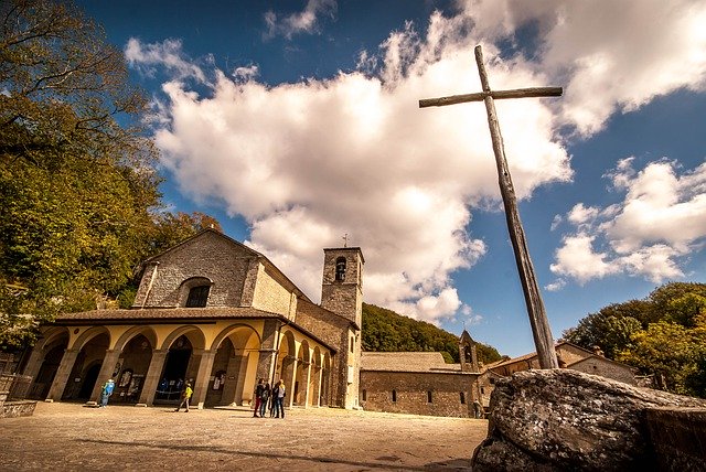 Gratis download Church Cross Easter - gratis foto of afbeelding om te bewerken met GIMP online afbeeldingseditor