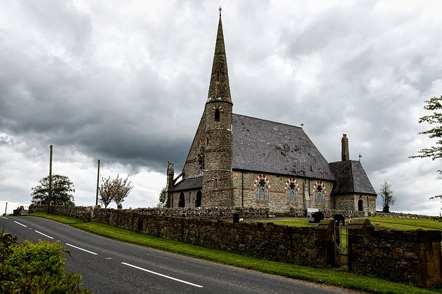 Descărcare gratuită Church Of Ireland Ballyclog Tyrone - fotografie sau imagine gratuită pentru a fi editată cu editorul de imagini online GIMP