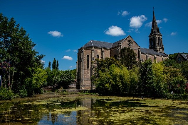 Gratis download Church River Water - gratis foto of afbeelding die u kunt bewerken met de online afbeeldingseditor van GIMP