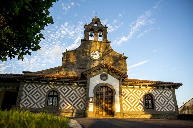 Bezpłatne pobieranie Church Sunset Spain - bezpłatne zdjęcie lub obraz do edycji za pomocą internetowego edytora obrazów GIMP