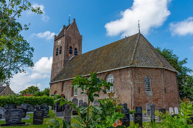 Descarga gratuita Church Tower Cemetery: foto o imagen gratuita para editar con el editor de imágenes en línea GIMP