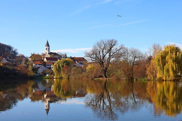 Kostenloser Download Kirchenbäume Stadt Herbst Herbsthimmel Kostenloses Bild, das mit dem kostenlosen Online-Bildeditor GIMP bearbeitet werden kann