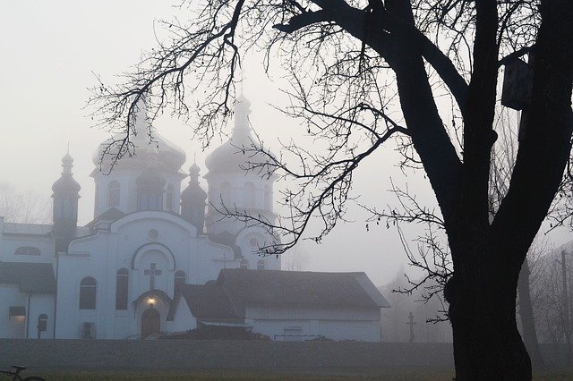 Bezpłatne pobieranie Church Ukraine Fog - bezpłatne zdjęcie lub obraz do edycji za pomocą internetowego edytora obrazów GIMP