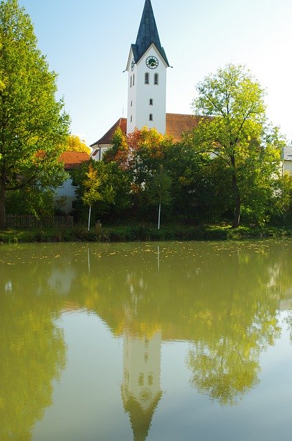 Unduh gratis Church Water Lake - foto atau gambar gratis untuk diedit dengan editor gambar online GIMP